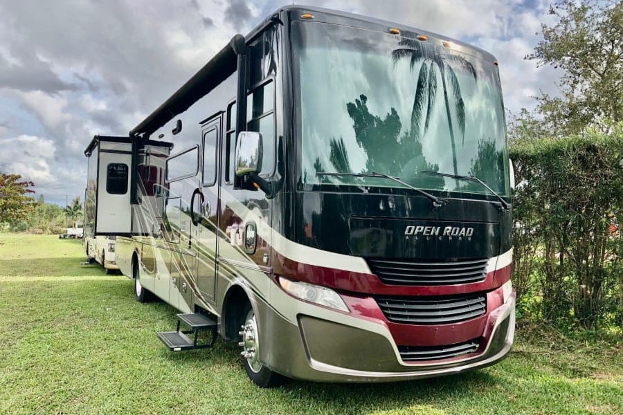 2022 Tiffin Motorhomes Allegro Open Road Class A RV rental in Miami Florida — exterior