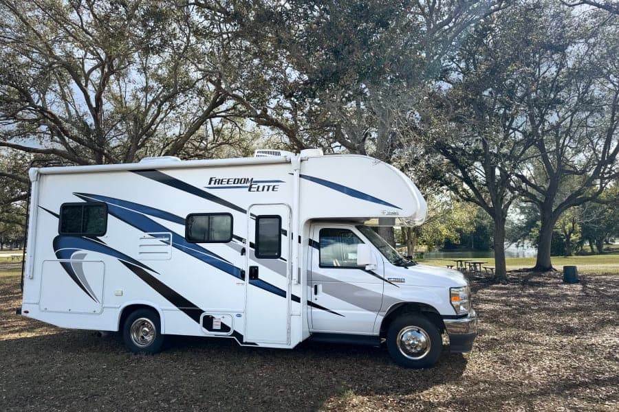 Best RV for you! Class C RV rental in Miami Florida — exterior