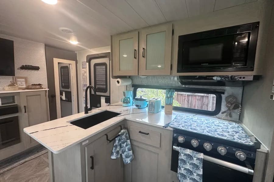 "YHOW" MEET BIGGIE OUR BEACHY RV Travel Trailer RV rental in Miami Florida — exterior