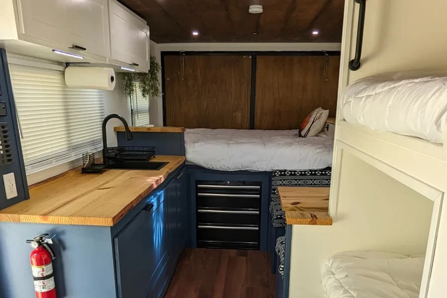Trailer Swift Travel Trailer RV rental in Miami Florida — exterior